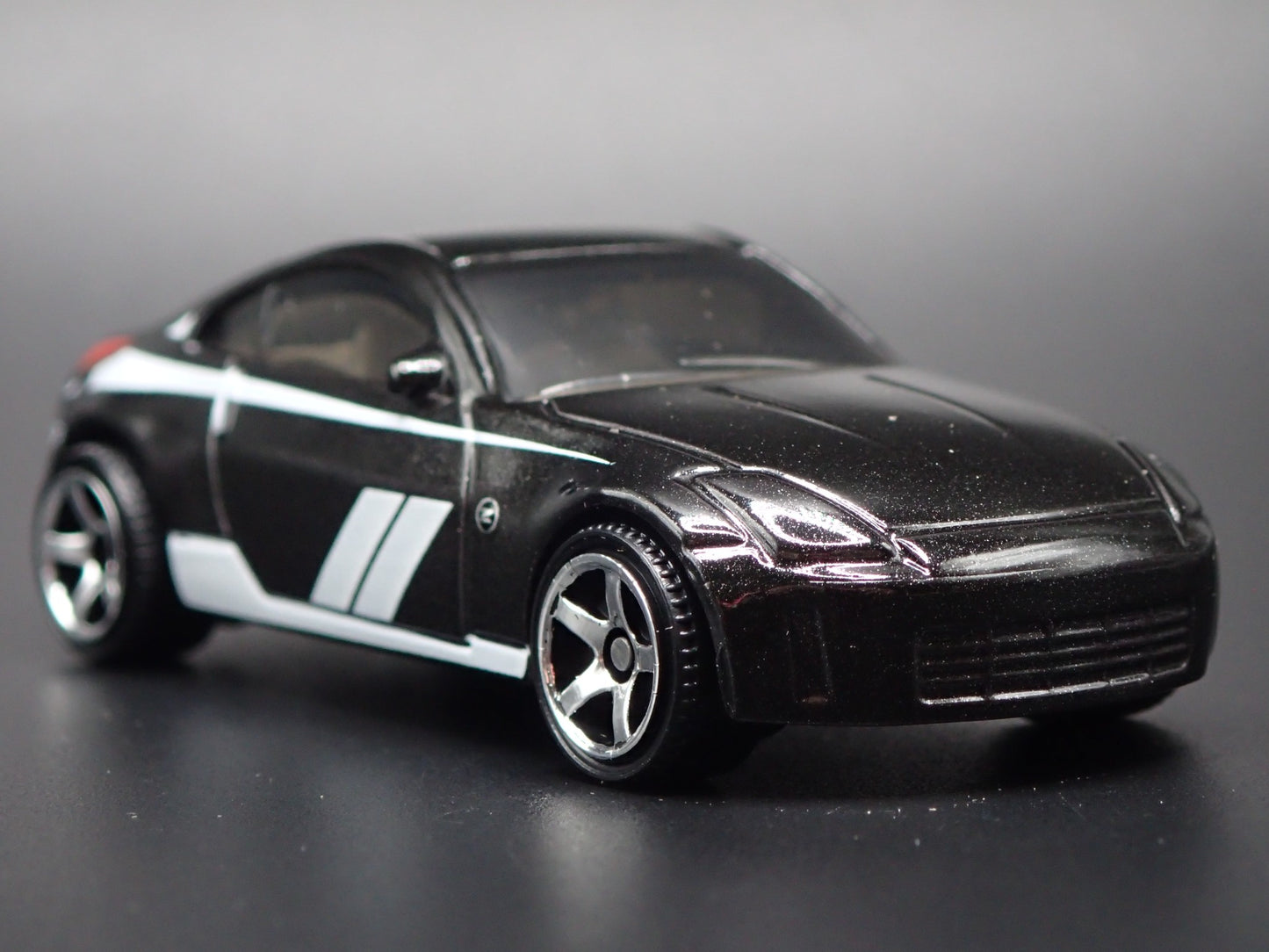 2003-2009 NISSAN 350Z JDM BLACK 1:64 SCALE COLLECTIBLE DIORAMA DIECAST MODEL CAR