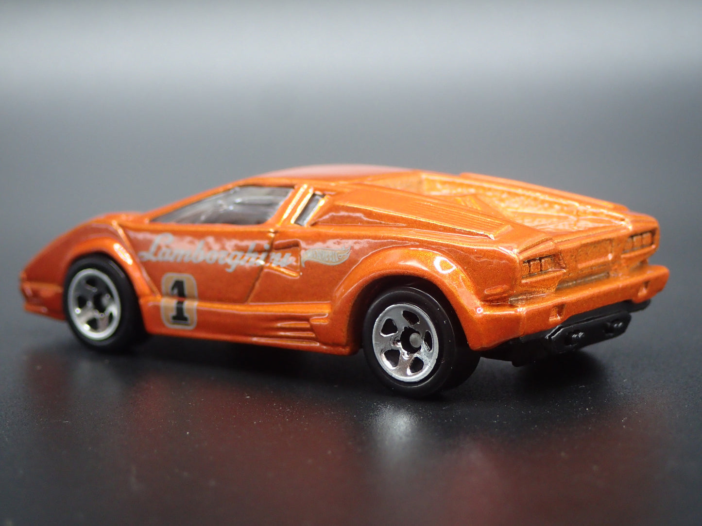 1974-1990 LAMBORGHINI COUNTACH 25TH ANNIVERSARY 1:64 SCALE DIECAST MODEL CAR