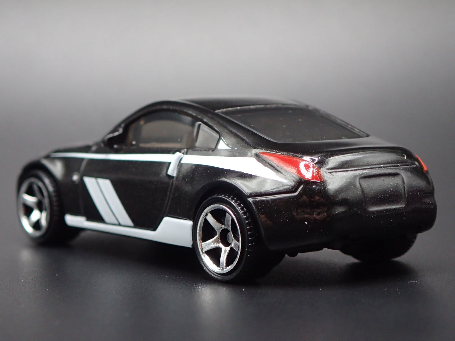 2003-2009 NISSAN 350Z JDM BLACK 1:64 SCALE COLLECTIBLE DIORAMA DIECAST MODEL CAR