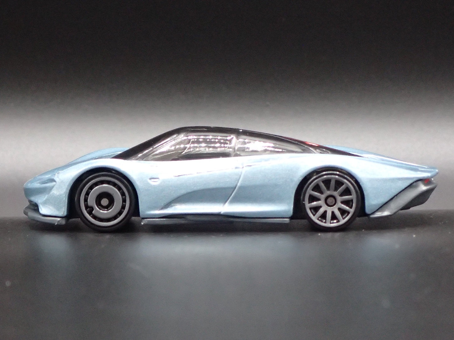 2020 20 MCLAREN SPEEDTAIL SUPER CAR BLUE 1:64 SCALE DIORAMA DIECAST MODEL CAR