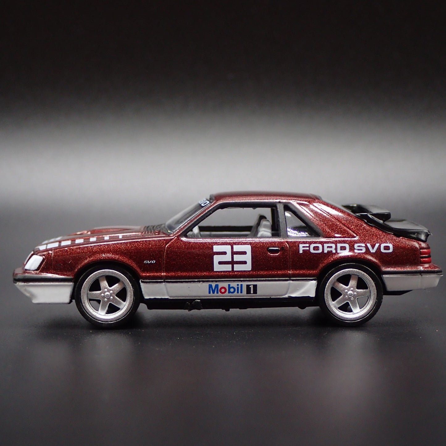 1986 86 FORD MUSTANG SVO FOX BODY MOBIL 1 1:64 SCALE DIORAMA DIECAST MODEL CAR