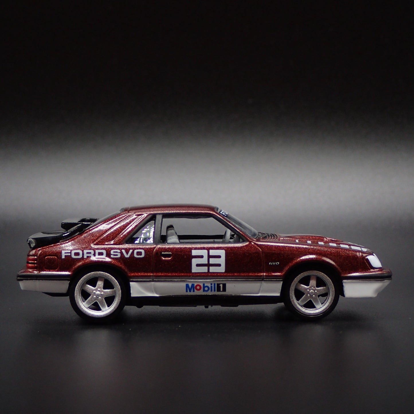 1986 86 FORD MUSTANG SVO FOX BODY MOBIL 1 1:64 SCALE DIORAMA DIECAST MODEL CAR
