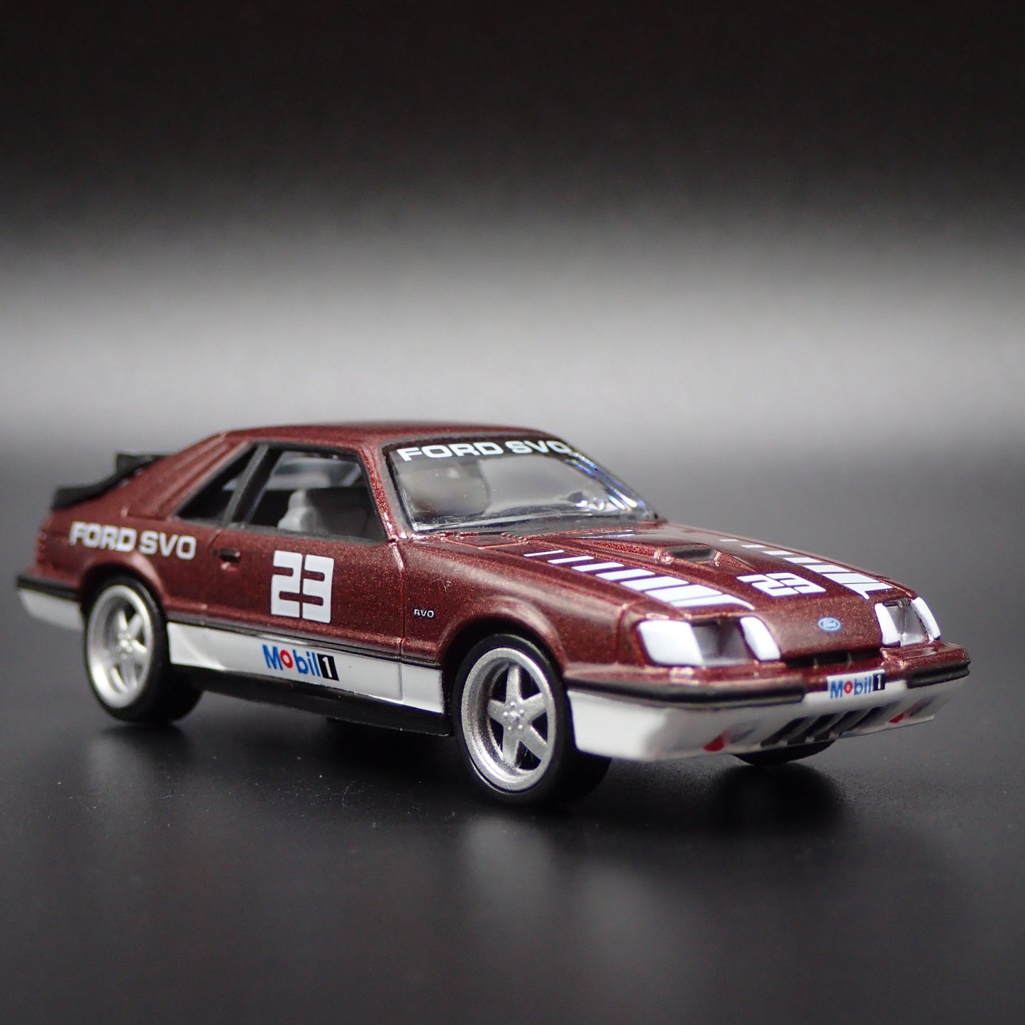 1986 86 FORD MUSTANG SVO FOX BODY MOBIL 1 1:64 SCALE DIORAMA DIECAST MODEL CAR