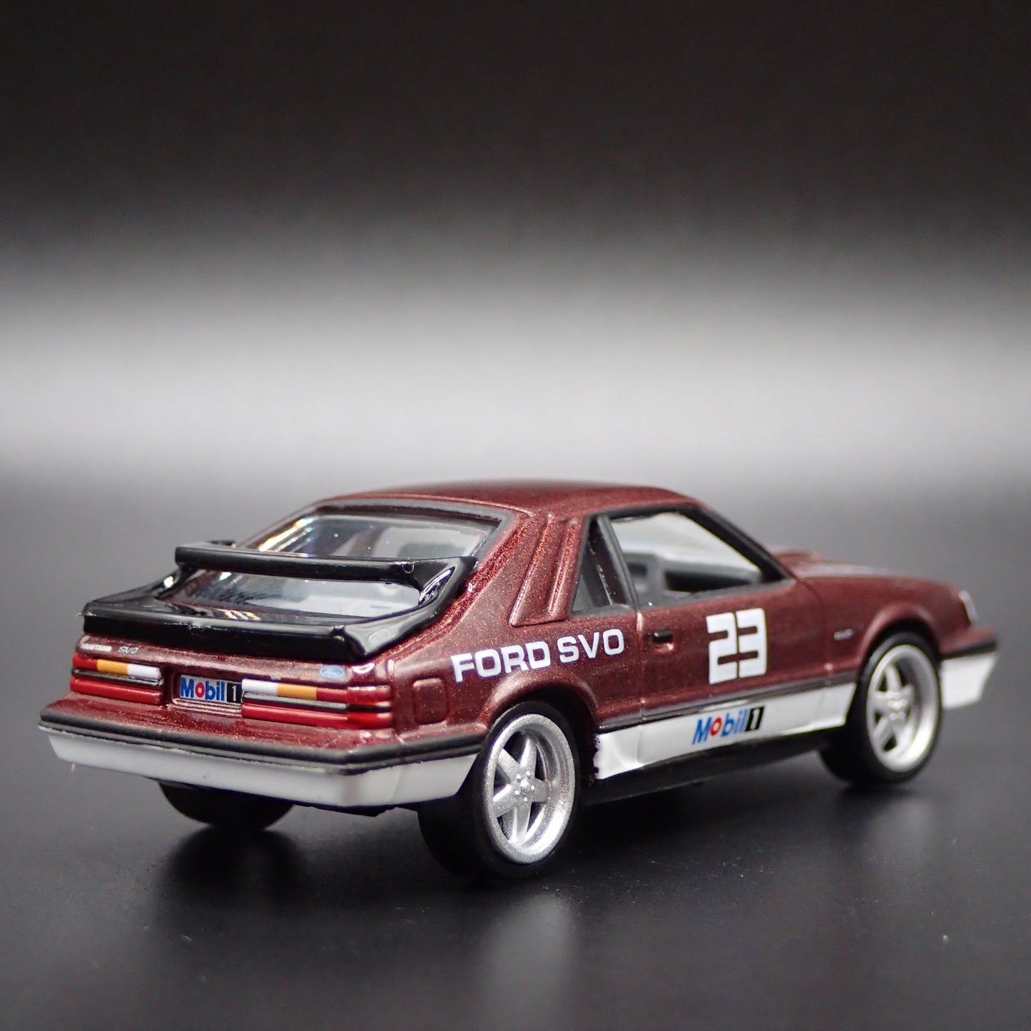 1986 86 FORD MUSTANG SVO FOX BODY MOBIL 1 1:64 SCALE DIORAMA DIECAST MODEL CAR