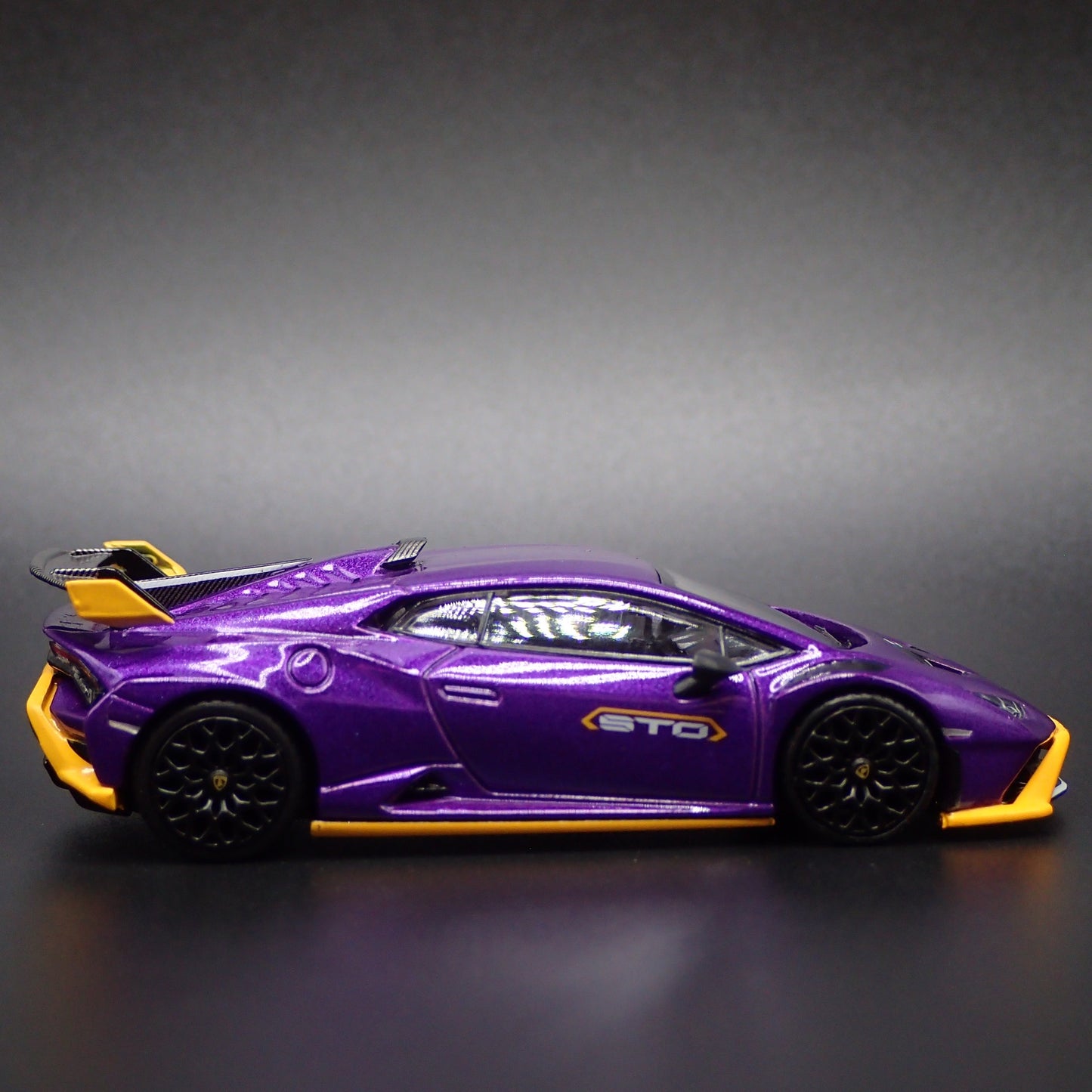 2021-2024 LAMBORGHINI HURACAN STO COUPE SUPER CAR 1:64 SCALE DIECAST MODEL CAR