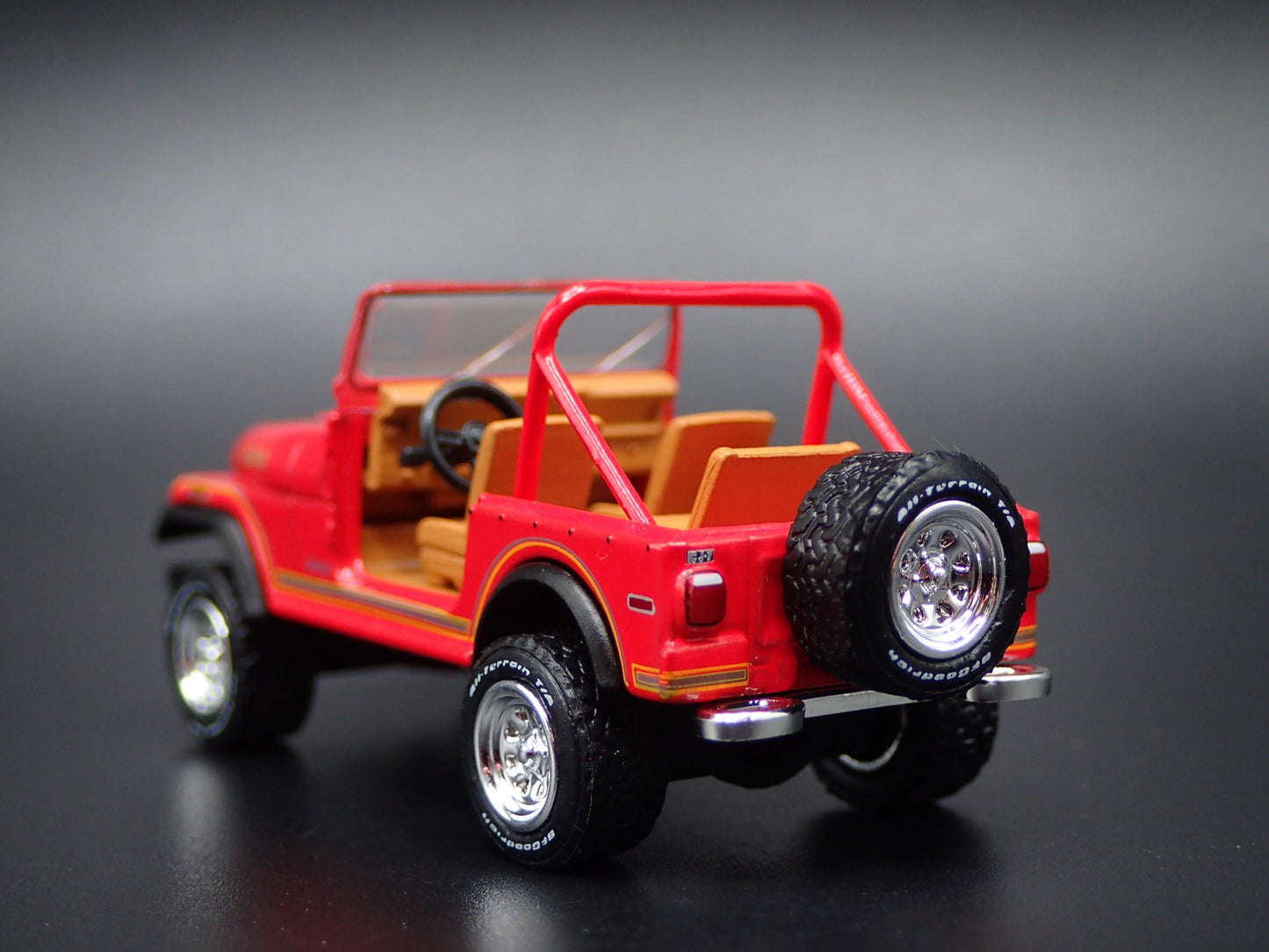 1976-1986 JEEP CJ7 WRANGLER LAREDO RED 1/64 SCALE COLLECTIBLE DIECAST MODEL CAR