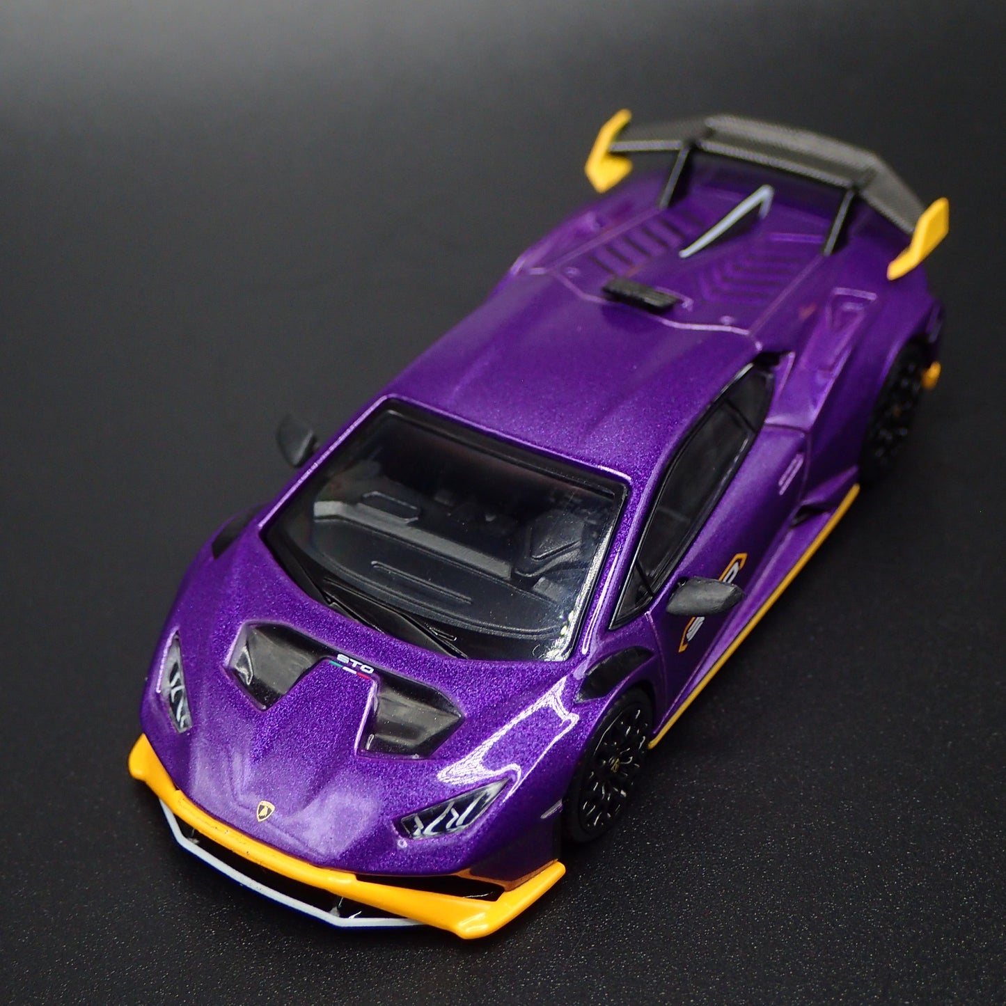 2021-2024 LAMBORGHINI HURACAN STO COUPE SUPER CAR 1:64 SCALE DIECAST MODEL CAR