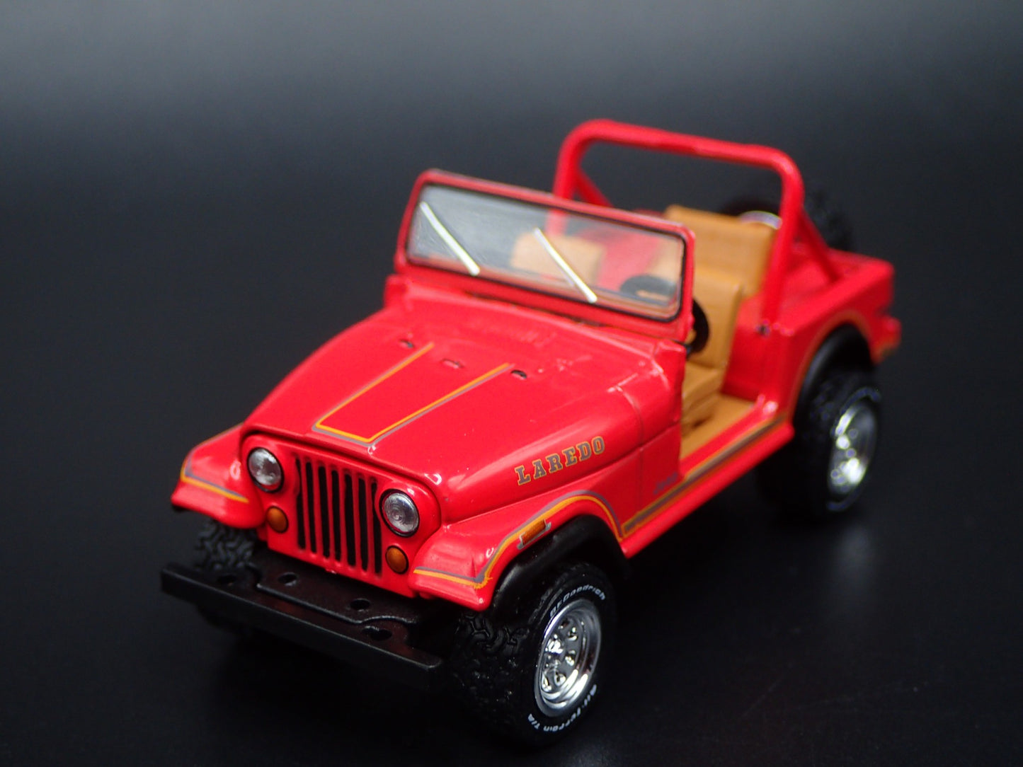 1976-1986 JEEP CJ7 WRANGLER LAREDO RED 1/64 SCALE COLLECTIBLE DIECAST MODEL CAR