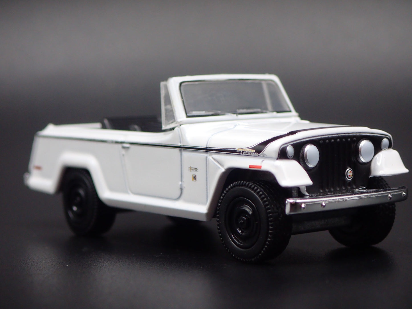 1966 -1973 JEEP JEEPSTER COMMANDO WHITE w HITCH 1:64 SCALE DIECAST MODEL CAR