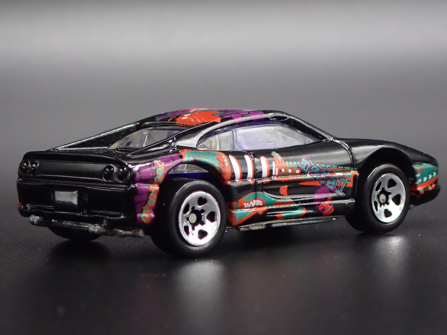 1994-1999 FERRARI 355 BLACK 1:64 SCALE COLLECTIBLE DIORAMA DIECAST MODEL CAR