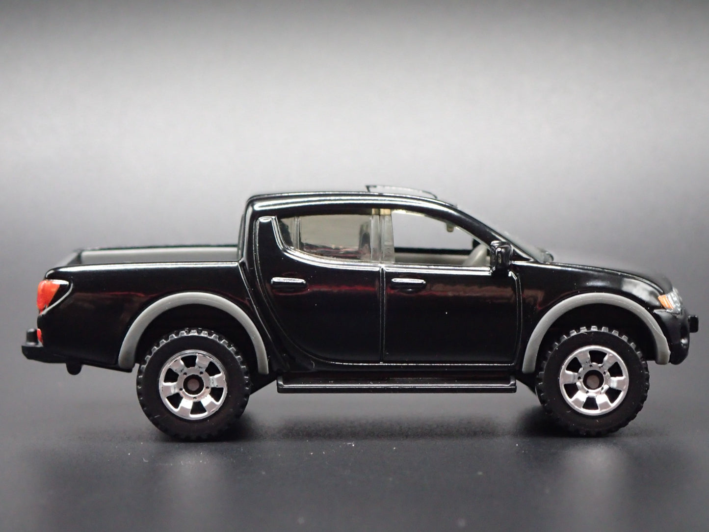 2005-2015 MITSUBISHI TRITON L200 BLACK 1:64 SCALE COLLECTIBLE DIECAST MODEL CAR