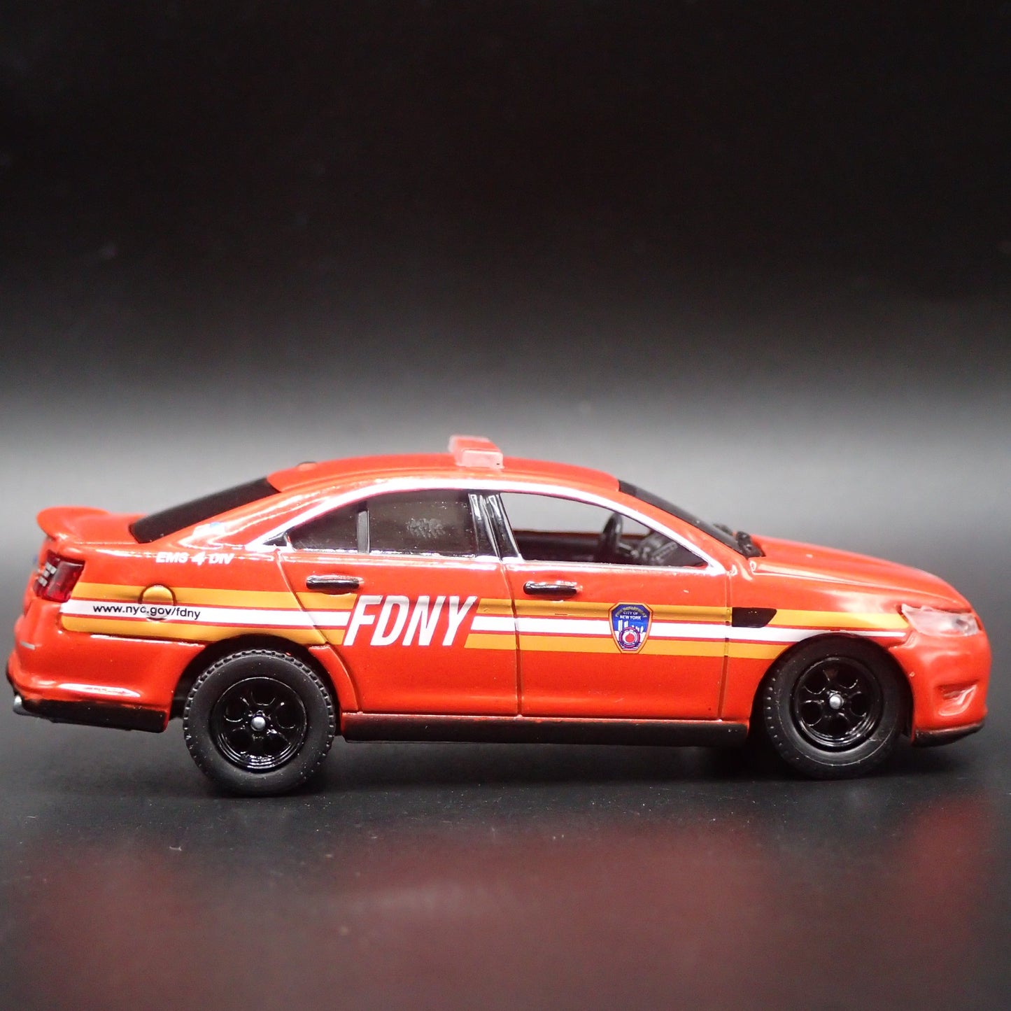 2016 16 FORD POLICE INTERCEPTOR FDNY NEW YORK FIRE 1:64 SCALE DIECAST MODEL CAR
