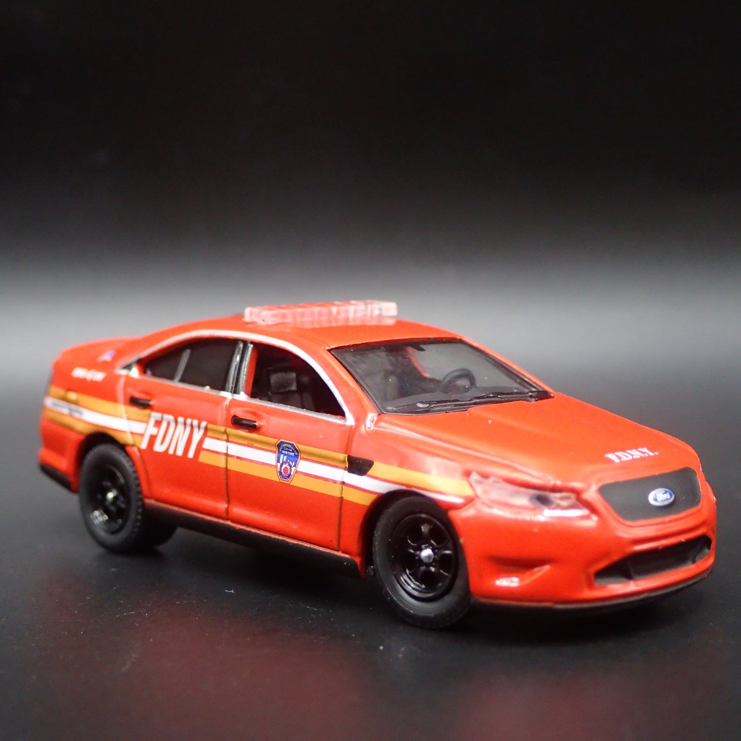 2016 16 FORD POLICE INTERCEPTOR FDNY NEW YORK FIRE 1:64 SCALE DIECAST MODEL CAR
