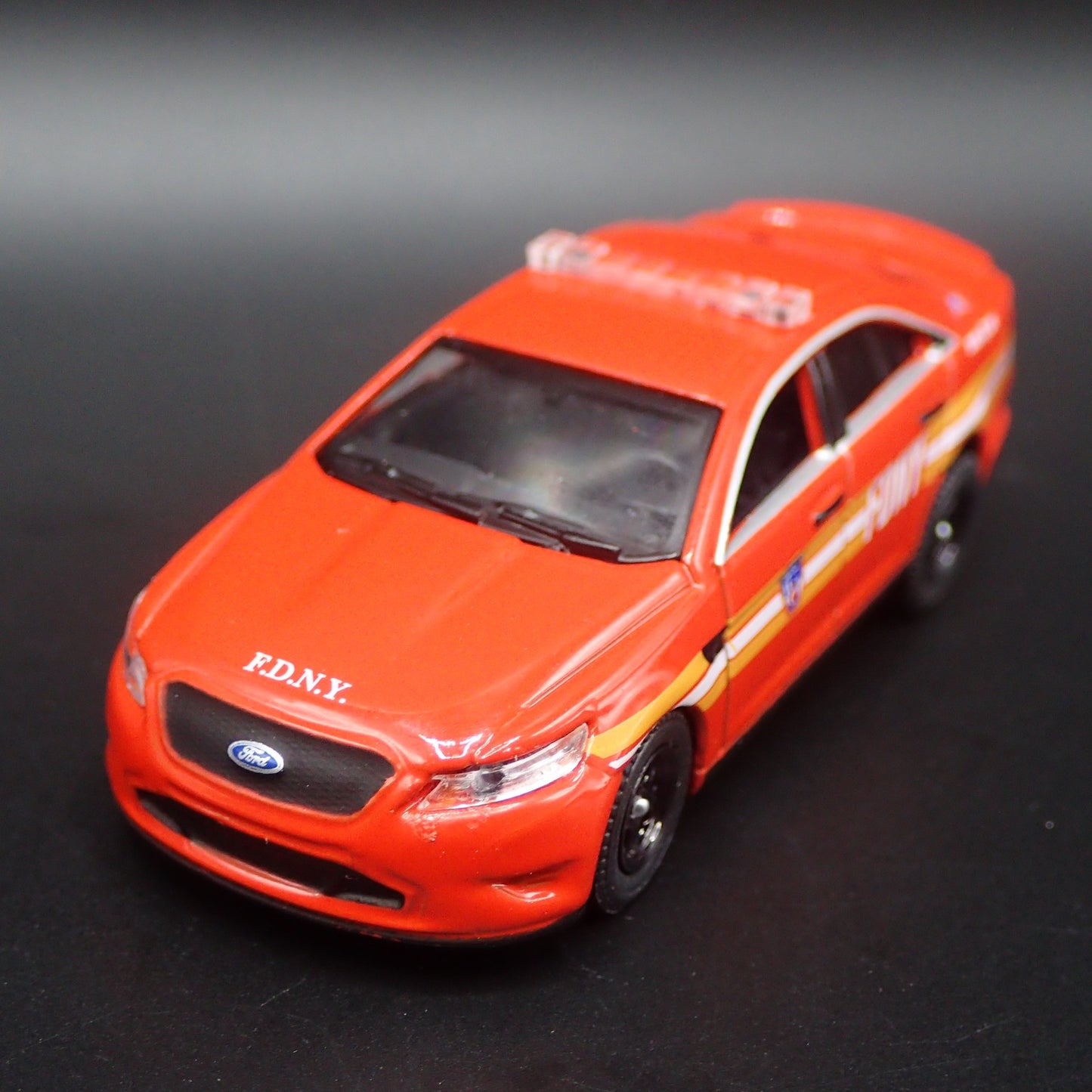 2016 16 FORD POLICE INTERCEPTOR FDNY NEW YORK FIRE 1:64 SCALE DIECAST MODEL CAR