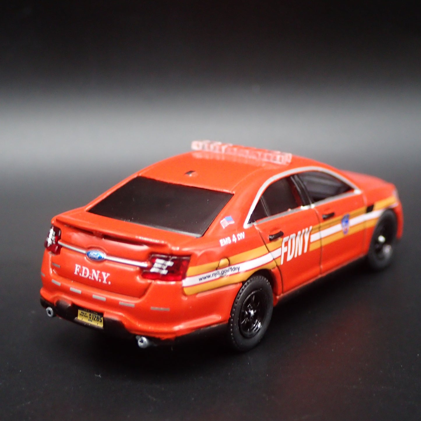 2016 16 FORD POLICE INTERCEPTOR FDNY NEW YORK FIRE 1:64 SCALE DIECAST MODEL CAR