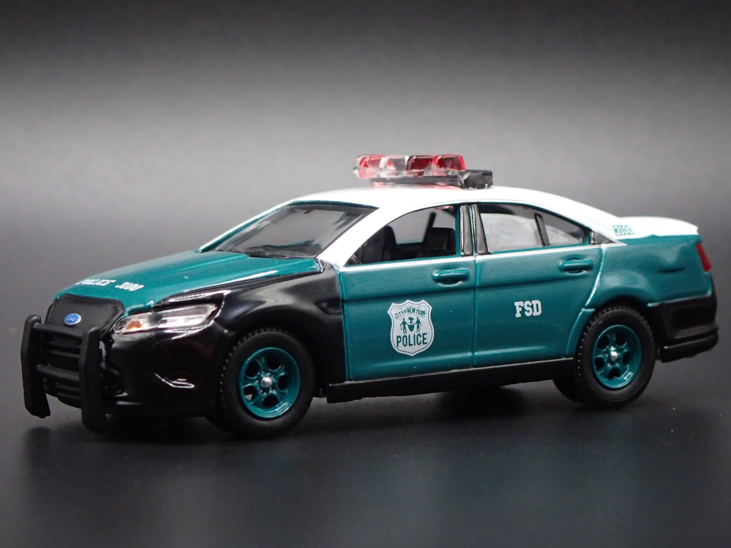 2014 14 FORD TAURUS NEW YORK CITY NYC POLICE CAR 1/64 SCALE  DIECAST MODEL CAR