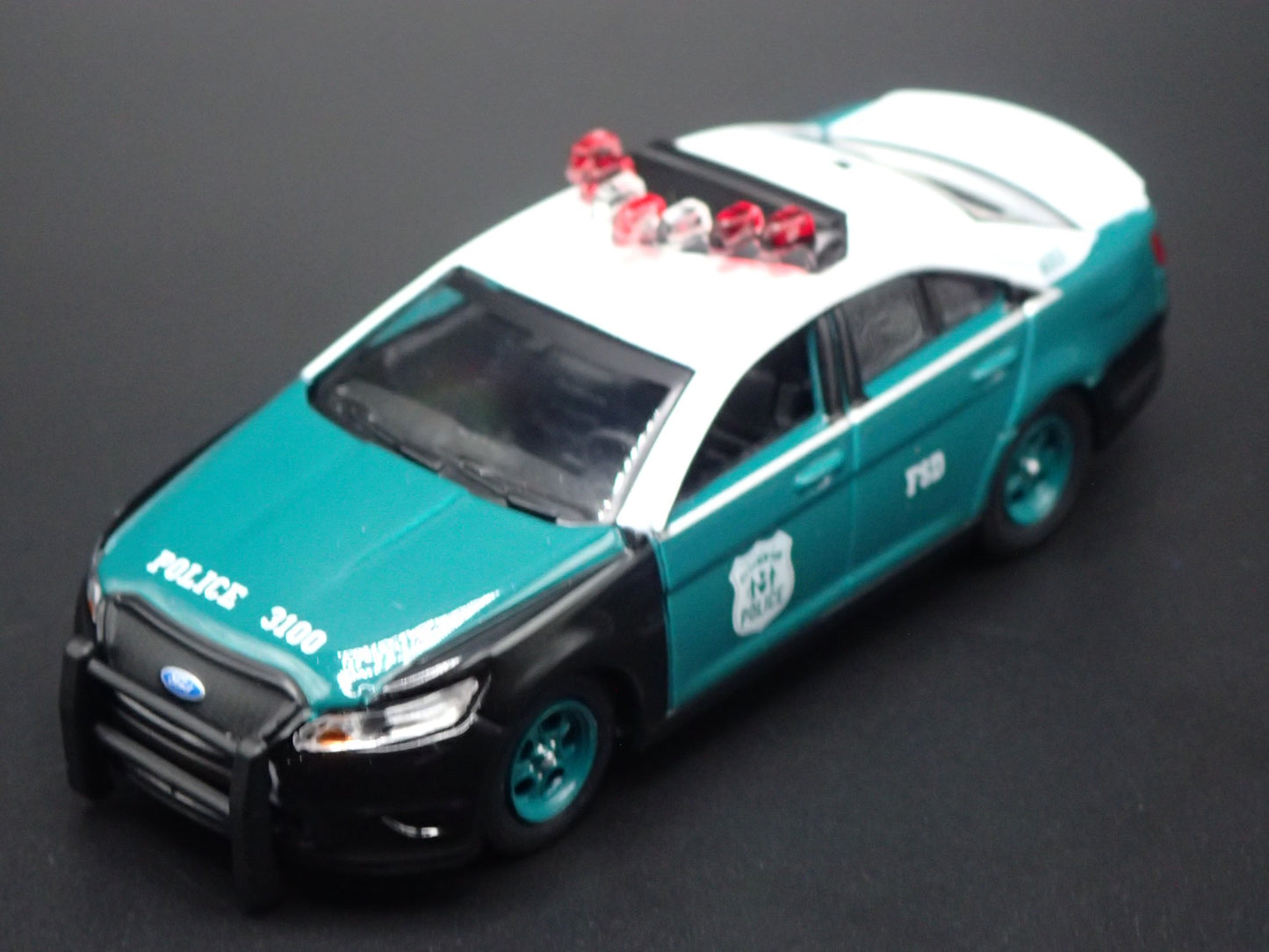 2014 14 FORD TAURUS NEW YORK CITY NYC POLICE CAR 1/64 SCALE  DIECAST MODEL CAR