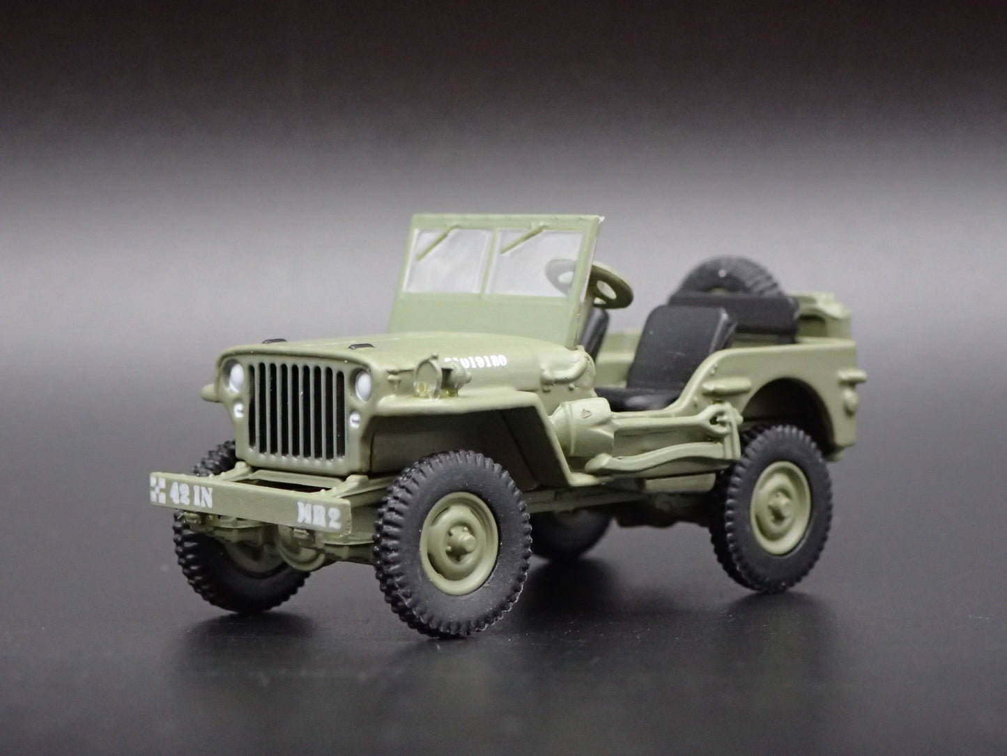 1941-1945 JEEP WILLYS MB ARMY 1:64 SCALE COLLECTIBLE DIORAMA DIECAST MODEL CAR
