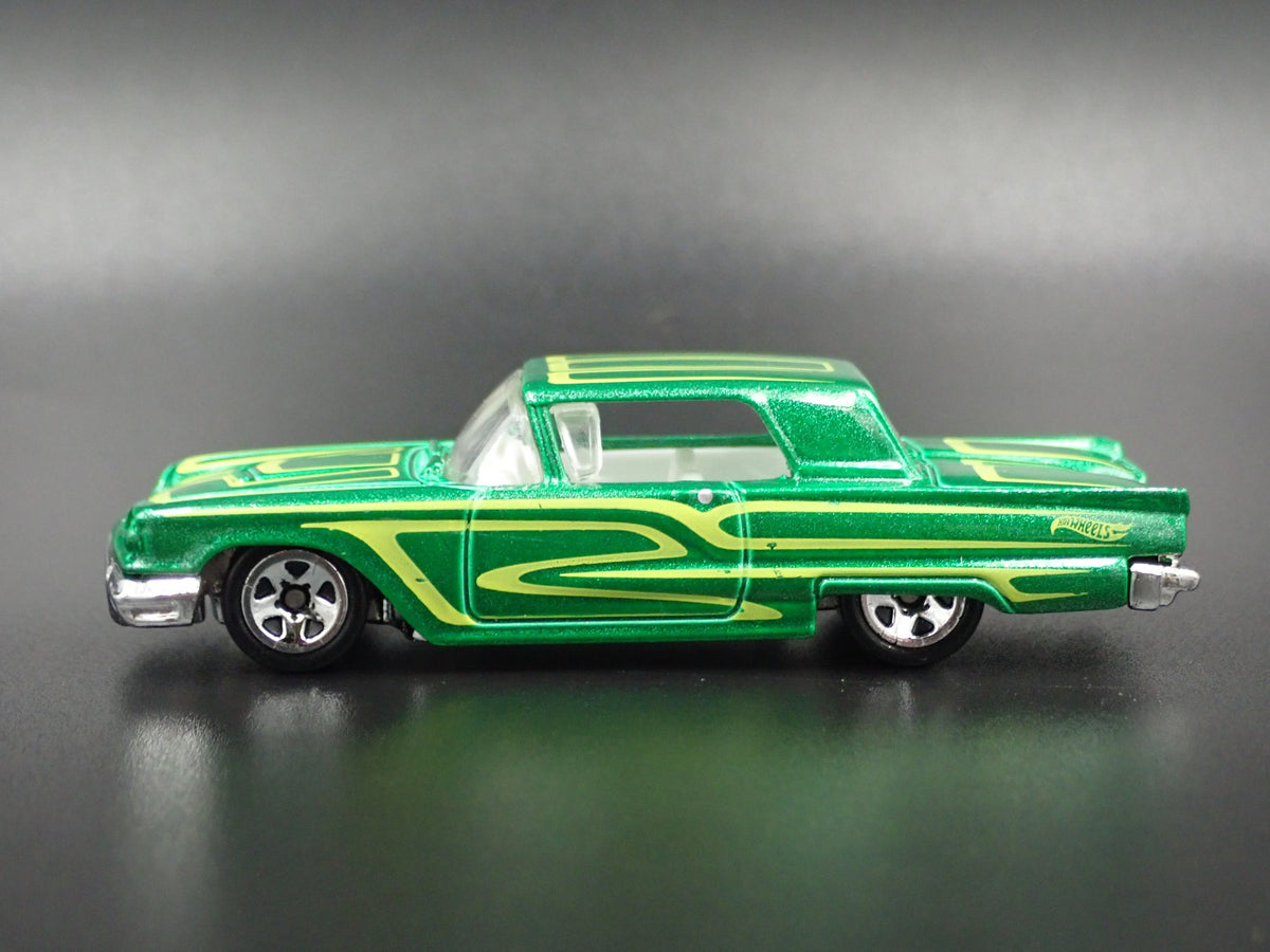 1958 58 FORD THUNDERBIRD TBIRD 1:64 SCALE COLLECTIBLE DIORAMA DIECAST MODEL CAR-Burning Rubber Toy Company