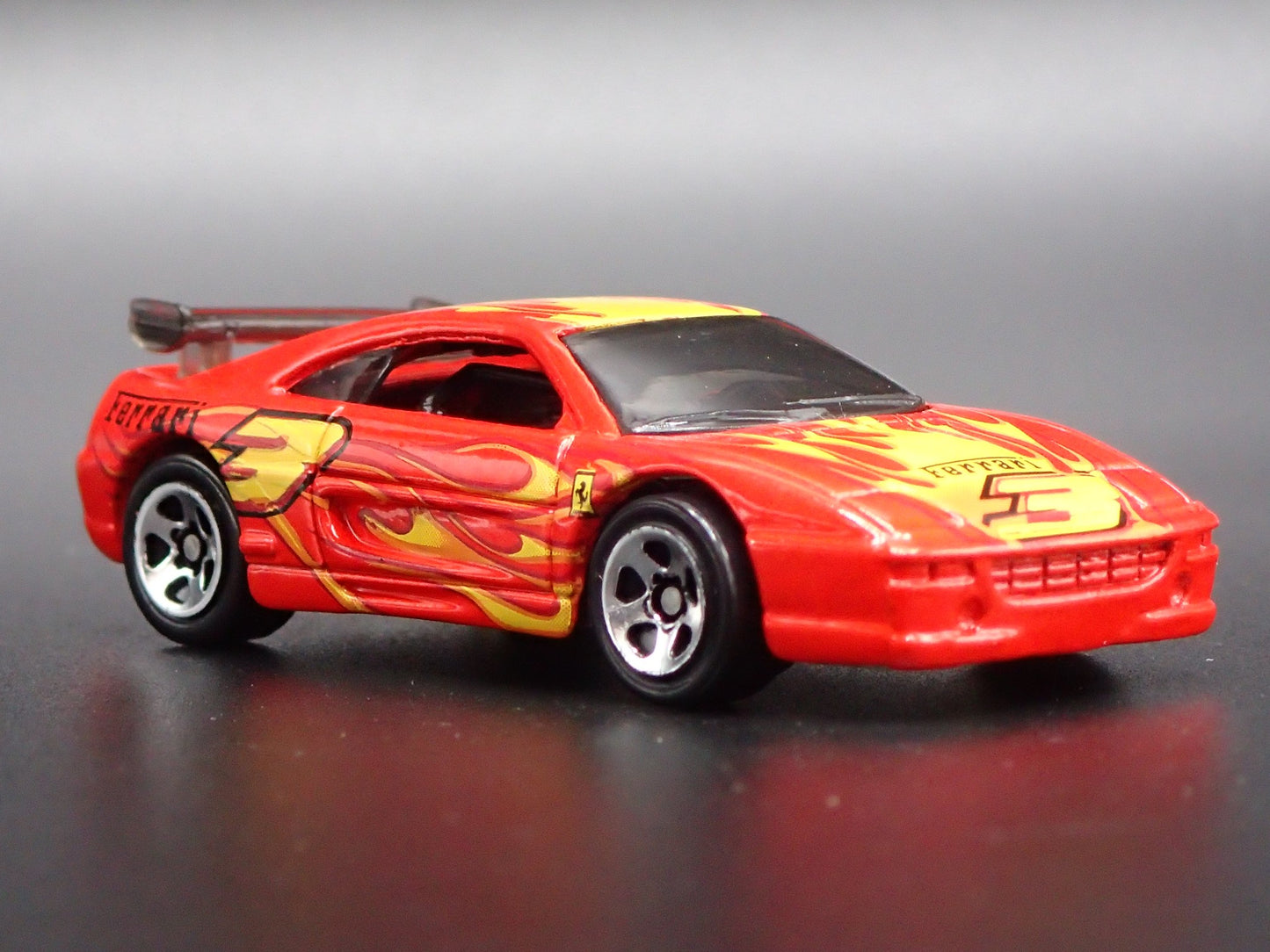 1995-1999 FERRARI F355 CHALLENGE RACE CAR 1:64 SCALE DIORAMA DIECAST MODEL CAR