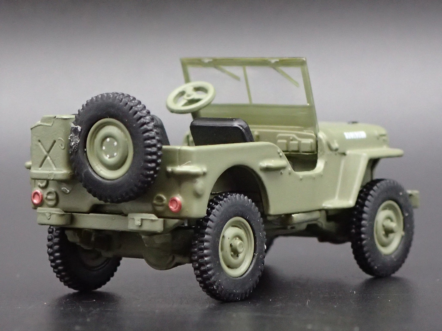 1941-1945 JEEP WILLYS MB ARMY 1:64 SCALE COLLECTIBLE DIORAMA DIECAST MODEL CAR