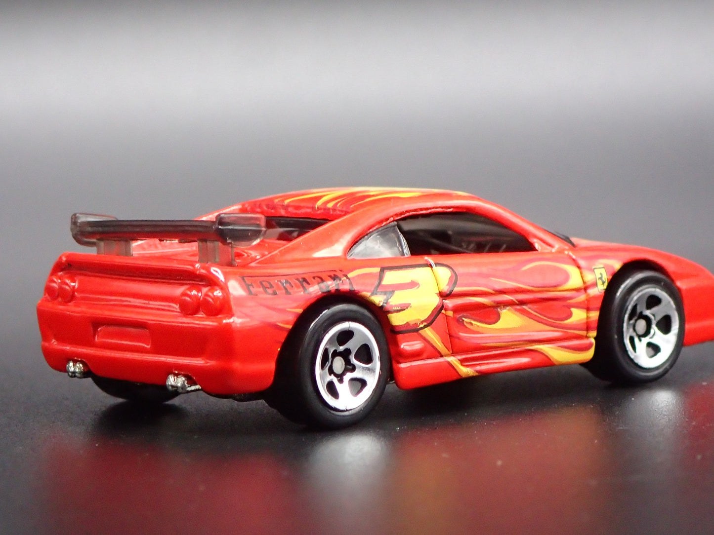 1995-1999 FERRARI F355 CHALLENGE RACE CAR 1:64 SCALE DIORAMA DIECAST MODEL CAR