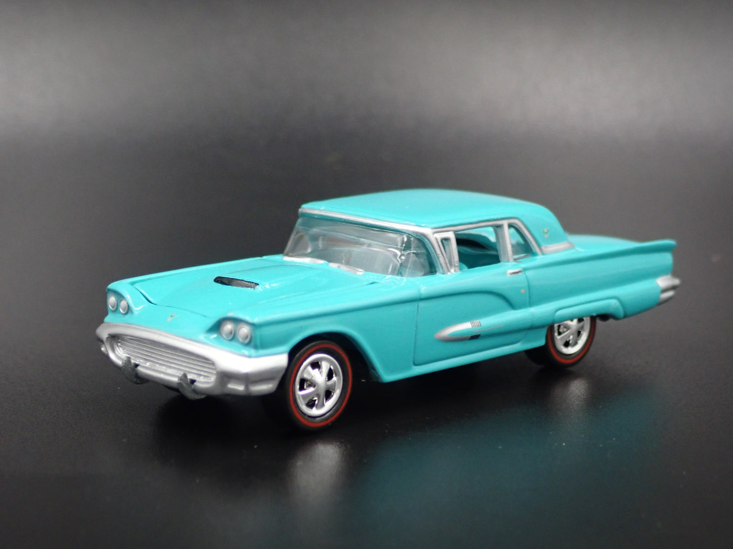 1959 59 FORD THUNDERBIRD T-BIRD TEAL 1/64 SCALE COLLECTIBLE DIECAST MODEL CAR