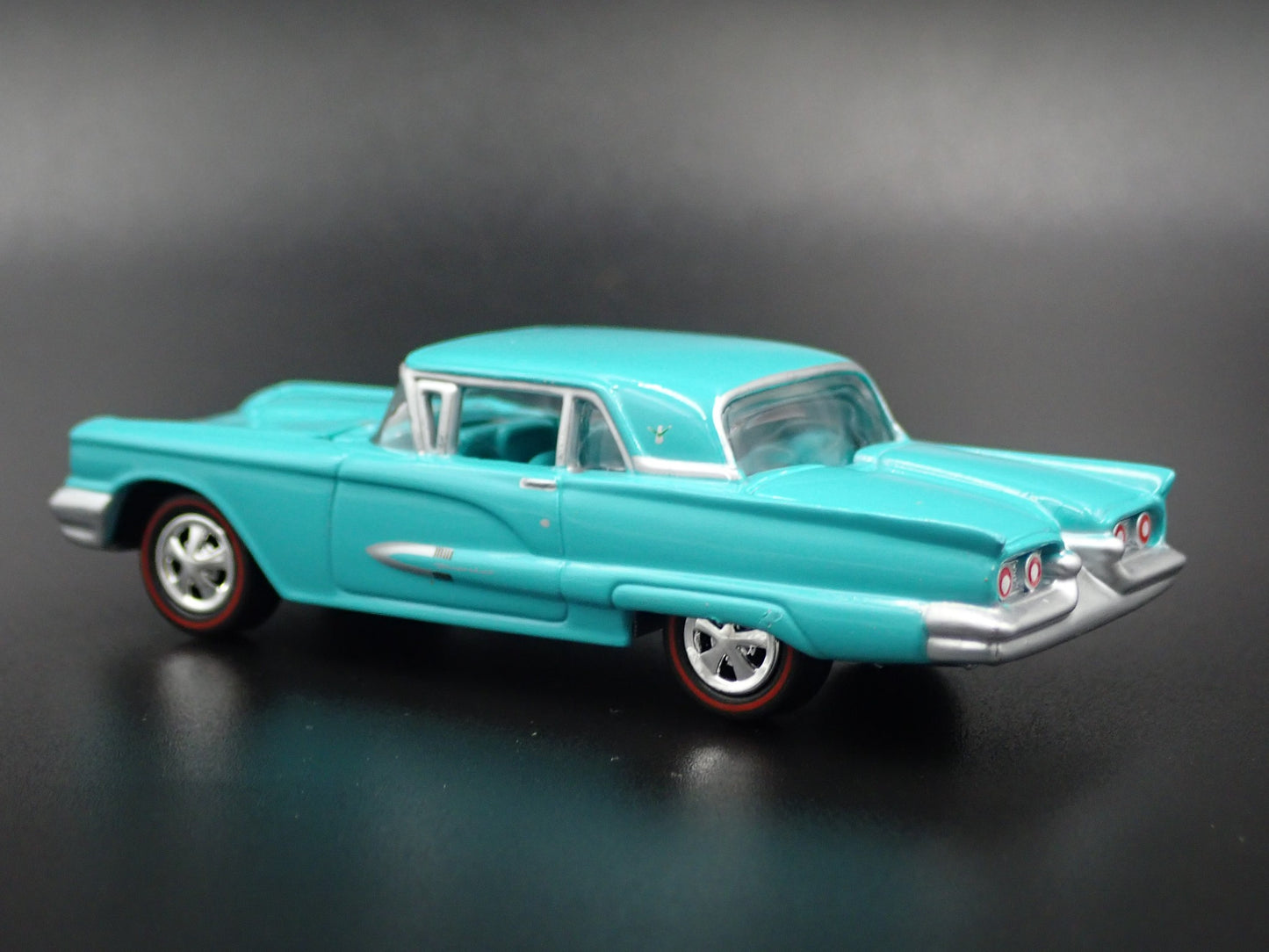 1959 59 FORD THUNDERBIRD T-BIRD TEAL 1/64 SCALE COLLECTIBLE DIECAST MODEL CAR