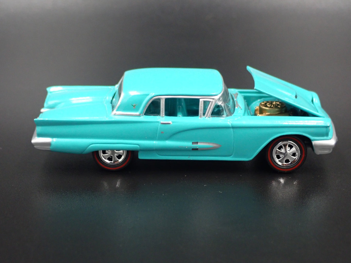 1959 59 FORD THUNDERBIRD T-BIRD TEAL 1/64 SCALE COLLECTIBLE DIECAST MODEL CAR