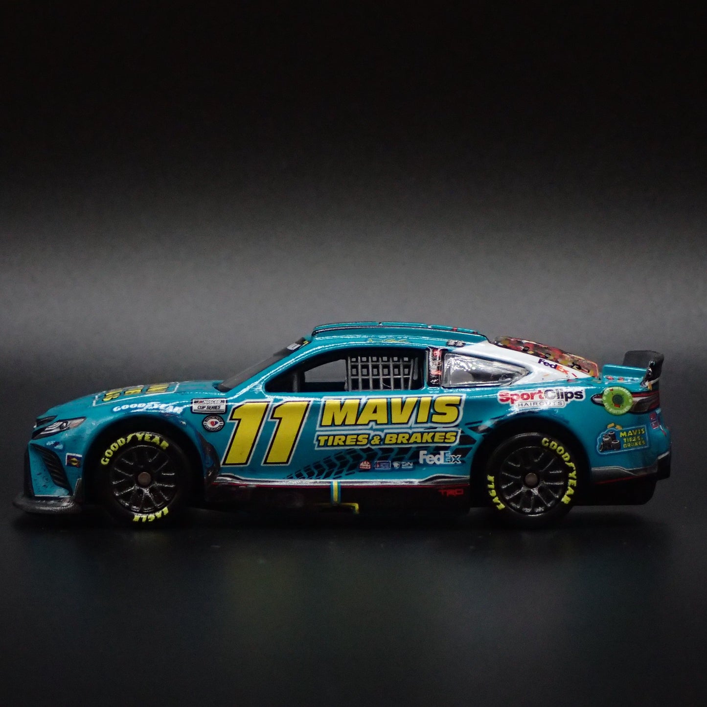 2023 23 TOYOTA CAMRY 11 DENNY HAMLIN MAVIS TIRE & BRAKES NASCAR 1:64 DIECAST CAR