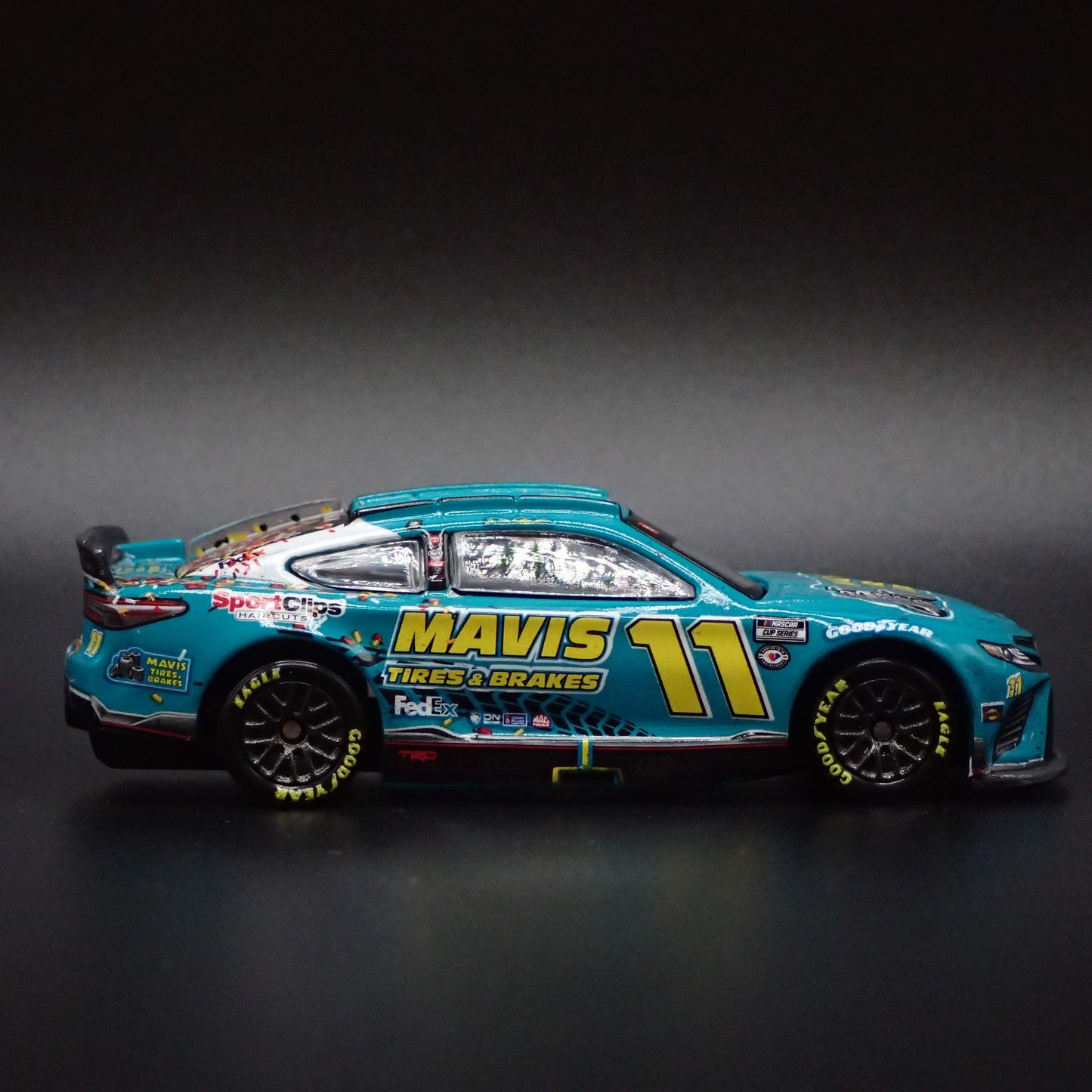 2023 23 TOYOTA CAMRY 11 DENNY HAMLIN MAVIS TIRE & BRAKES NASCAR 1:64 DIECAST CAR