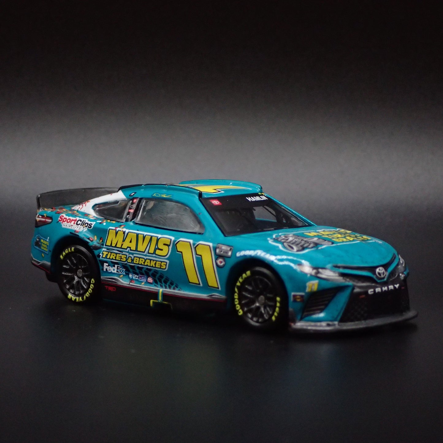 2023 23 TOYOTA CAMRY 11 DENNY HAMLIN MAVIS TIRE & BRAKES NASCAR 1:64 DIECAST CAR