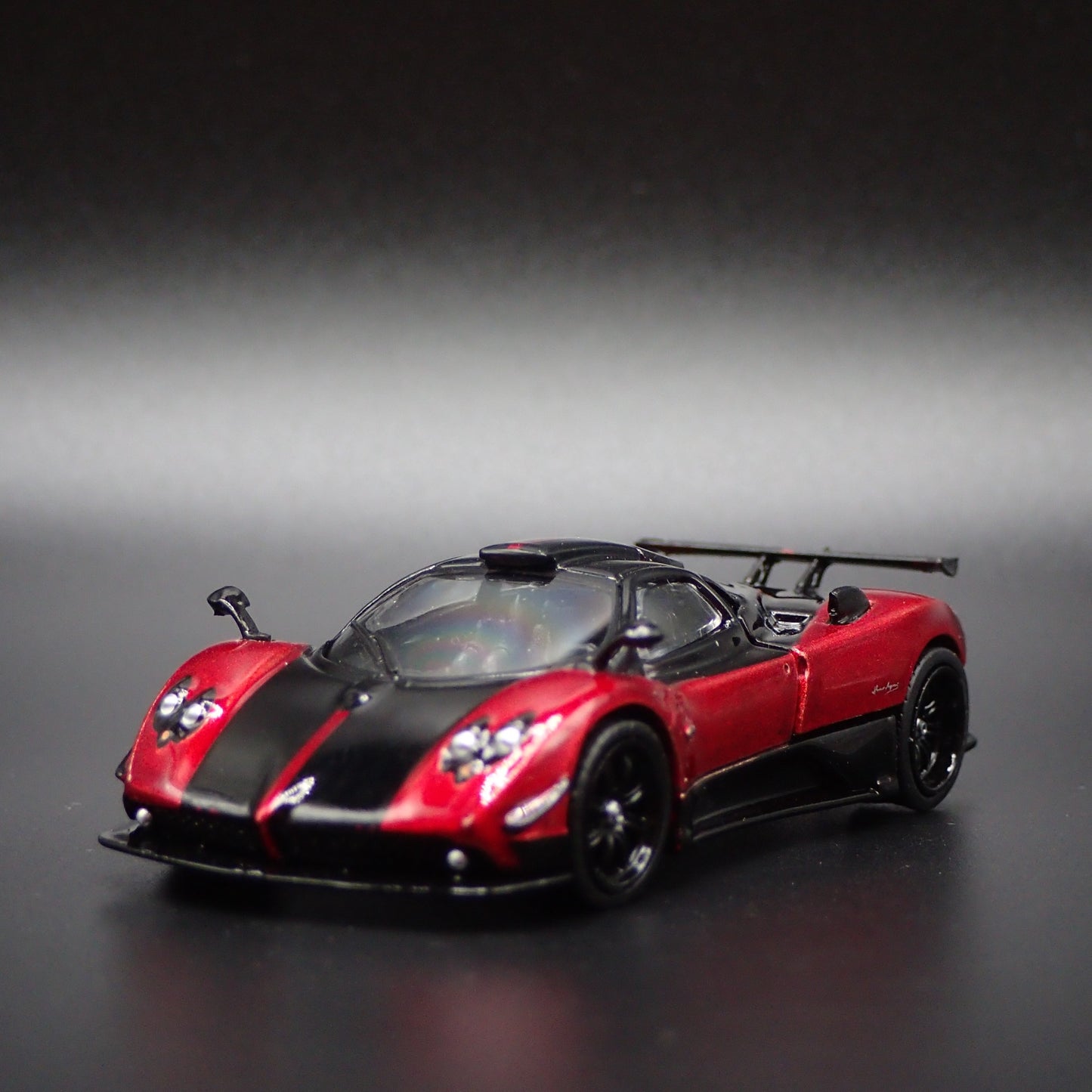 2009 09 PAGANI ZONDA CINQUE SUPER CAR ROSSO DUBAI 1/64 SCALE DIECAST MODEL CAR