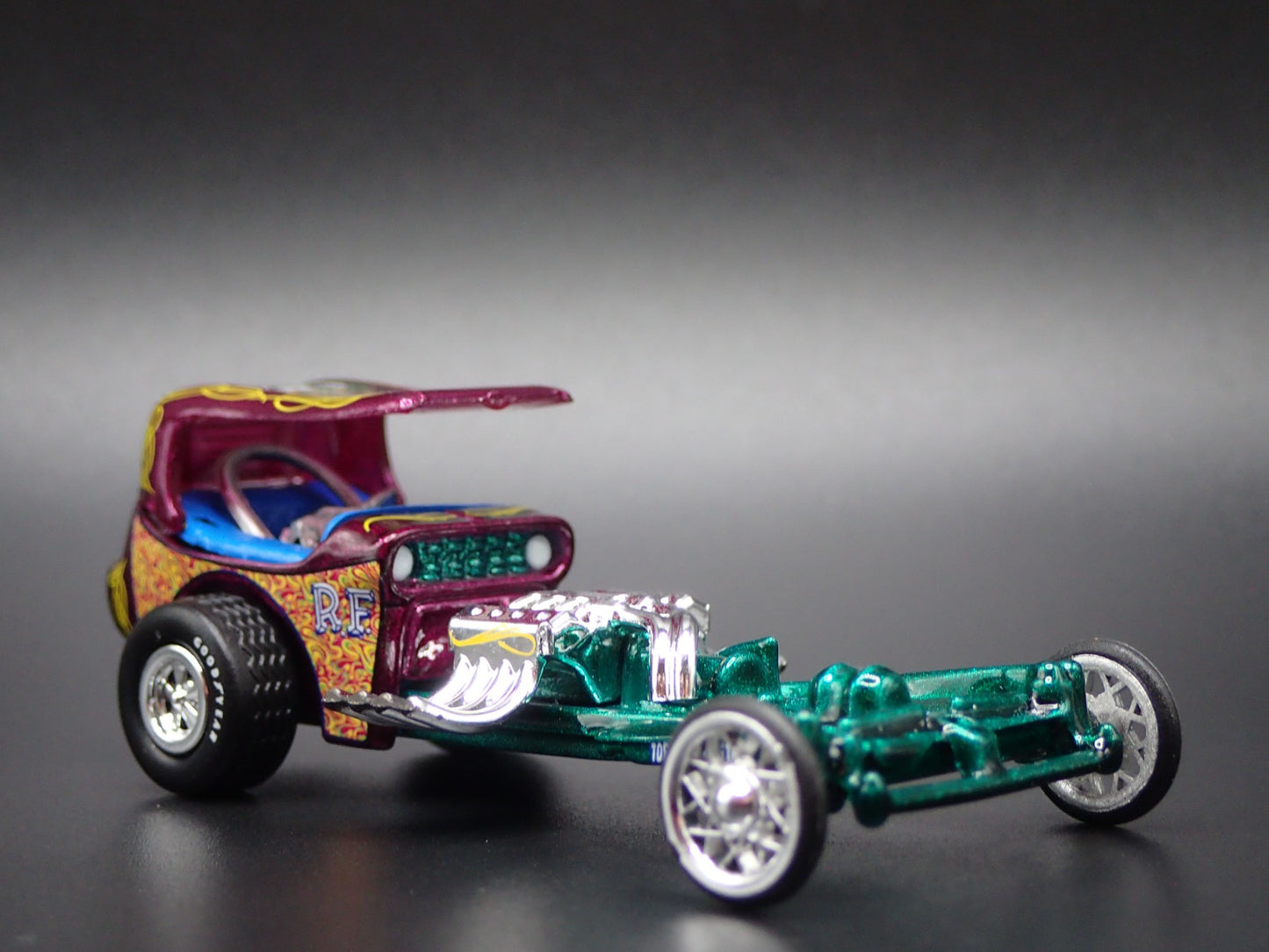 ED BIG DADDY ROTH RAT FINK CUSTOM DRAGSTER 1:64 SCALE DIORAMA DIECAST MODEL CAR