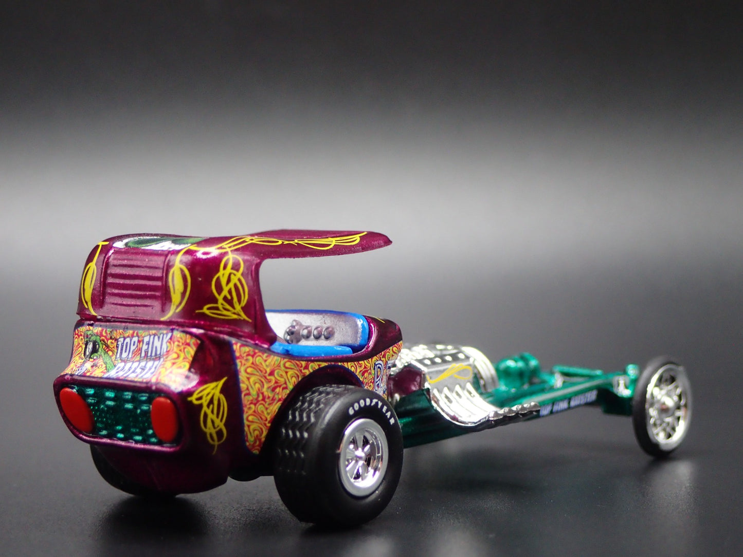 ED BIG DADDY ROTH RAT FINK CUSTOM DRAGSTER 1:64 SCALE DIORAMA DIECAST MODEL CAR