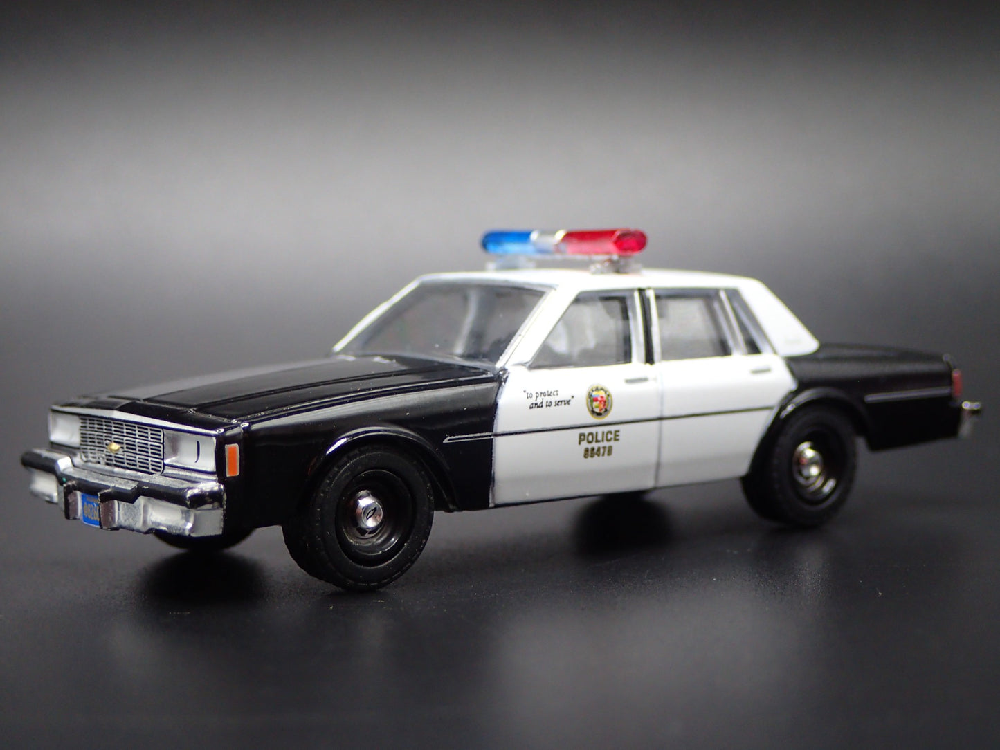 1982 CHEVY CHEVROLET IMPALA LAPD LOS ANGELES POLICE 1/64 SCALE DIECAST MODEL CAR