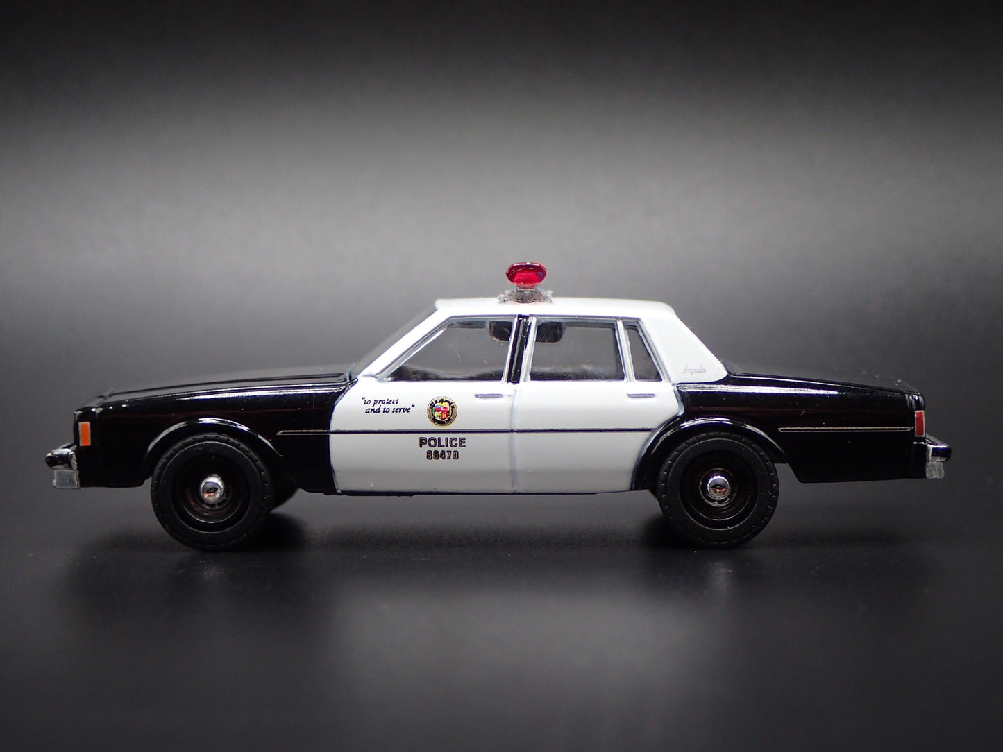 1982 CHEVY CHEVROLET IMPALA LAPD LOS ANGELES POLICE 1/64 SCALE DIECAST MODEL CAR