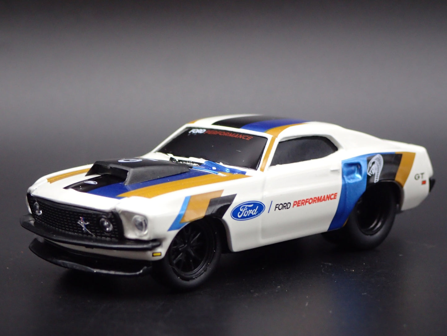 1969 69 FORD MUSTANG GT FASTBACK WHITE 1/64 SCALE DIORAMA DIECAST MODEL CAR