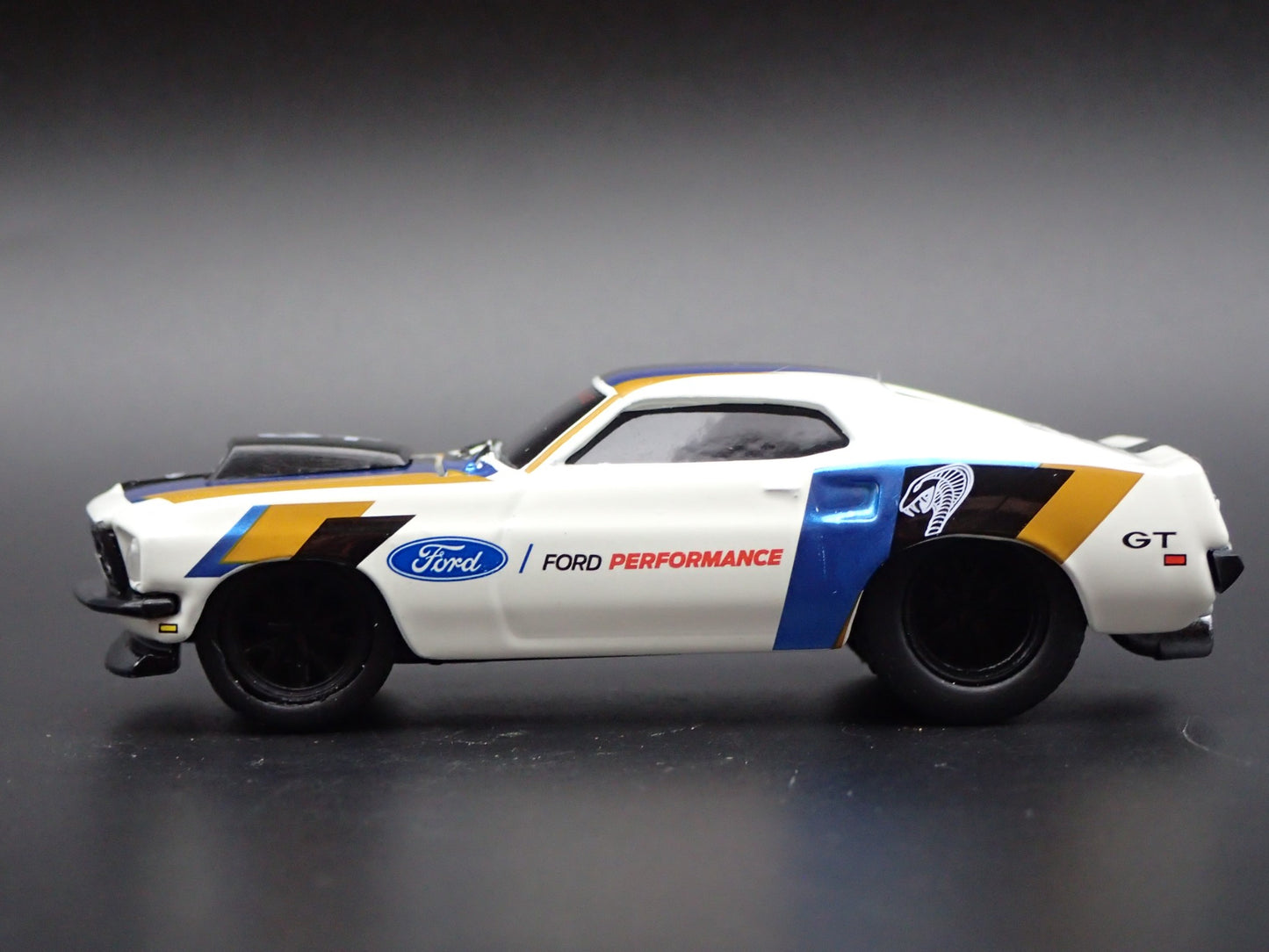 1969 69 FORD MUSTANG GT FASTBACK WHITE 1/64 SCALE DIORAMA DIECAST MODEL CAR