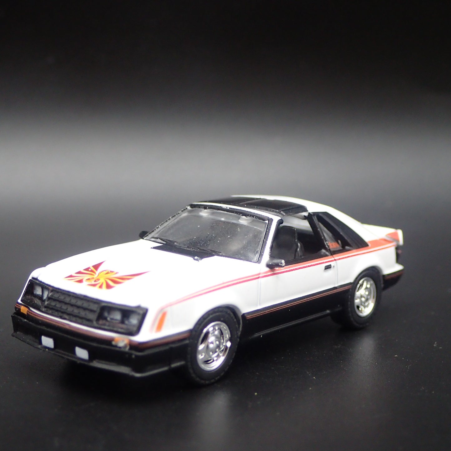 1981 81 FORD MUSTANG COBRA FOXBODY WHITE 1:64 SCALE DIORAMA DIECAST MODEL CAR