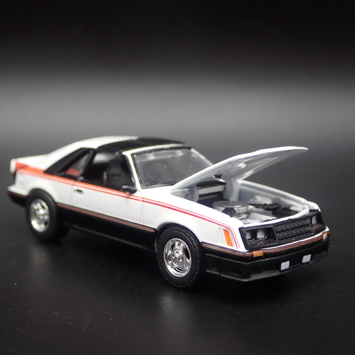 1981 81 FORD MUSTANG COBRA FOXBODY WHITE 1:64 SCALE DIORAMA DIECAST MODEL CAR