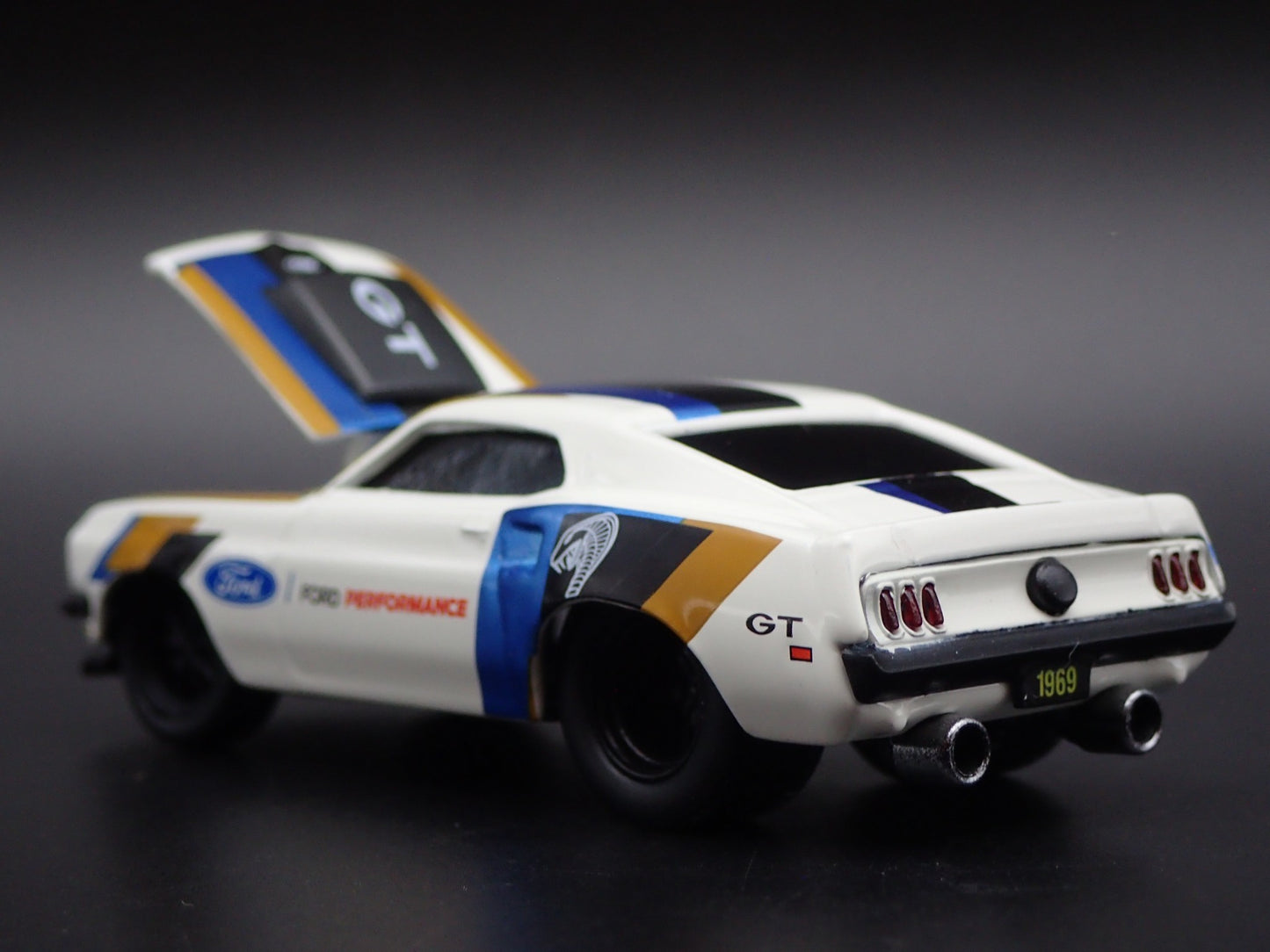 1969 69 FORD MUSTANG GT FASTBACK WHITE 1/64 SCALE DIORAMA DIECAST MODEL CAR