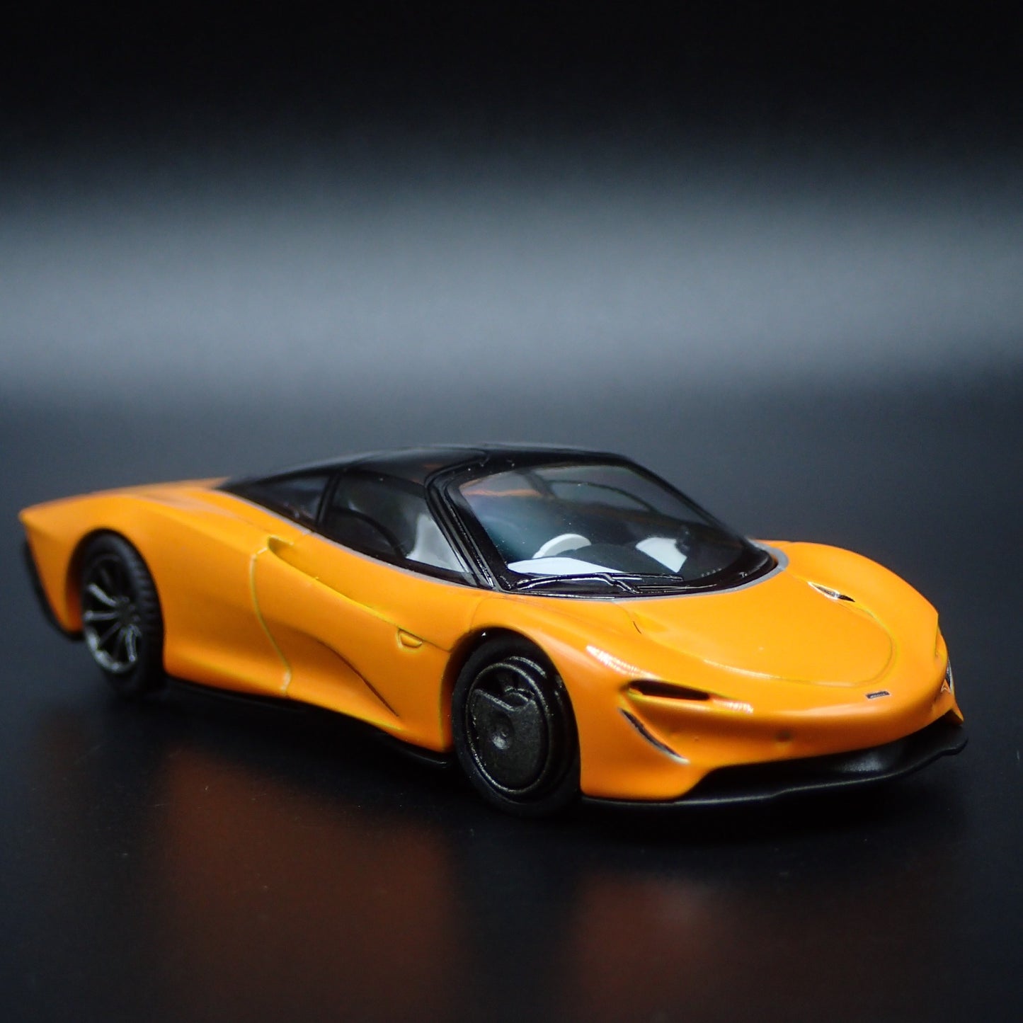 2020 20 MCLAREN SPEEDTAIL SUPER CAR  1:64 SCALE COLLECTIBLE DIECAST MODEL CAR