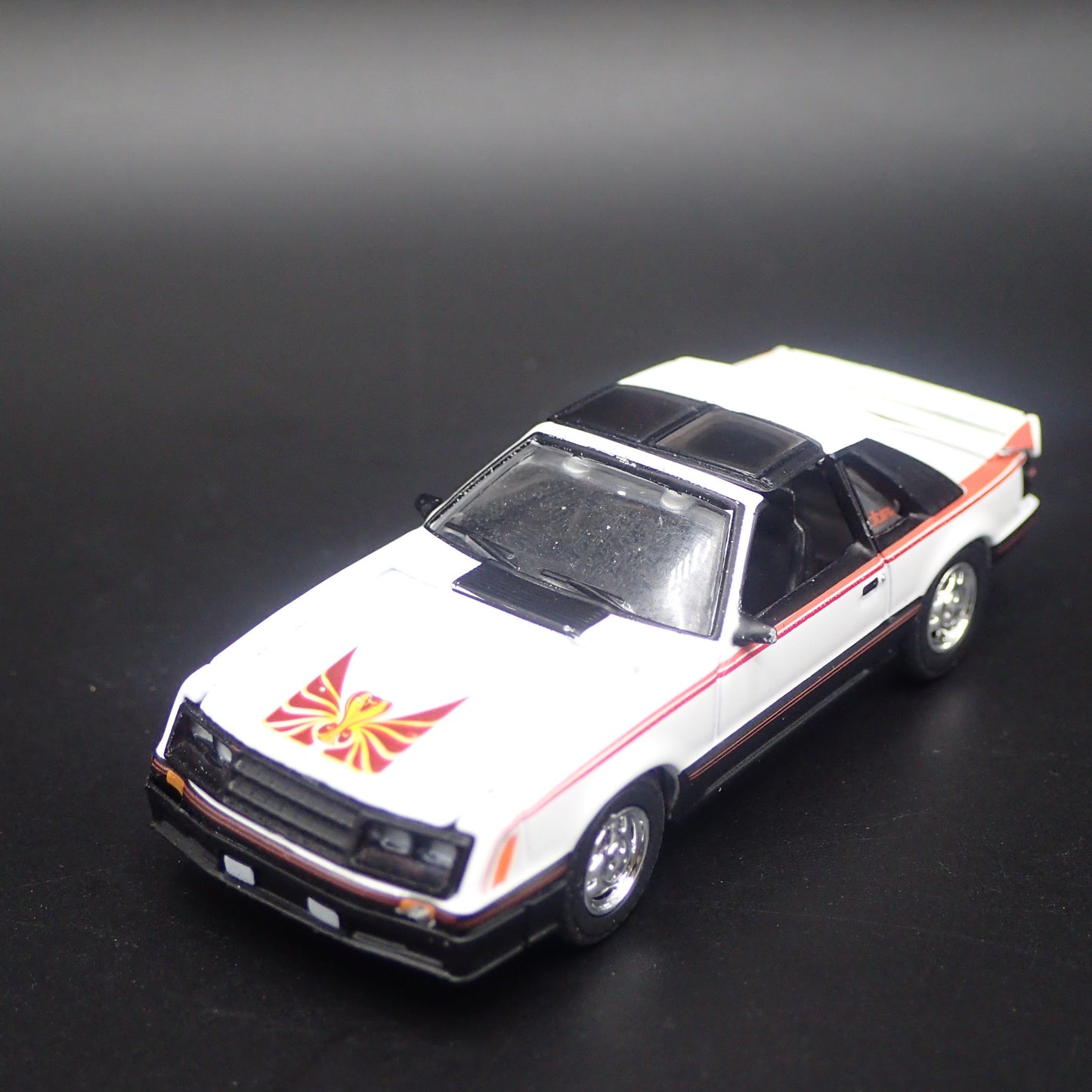 1981 81 FORD MUSTANG COBRA FOXBODY WHITE 1:64 SCALE DIORAMA DIECAST MODEL CAR