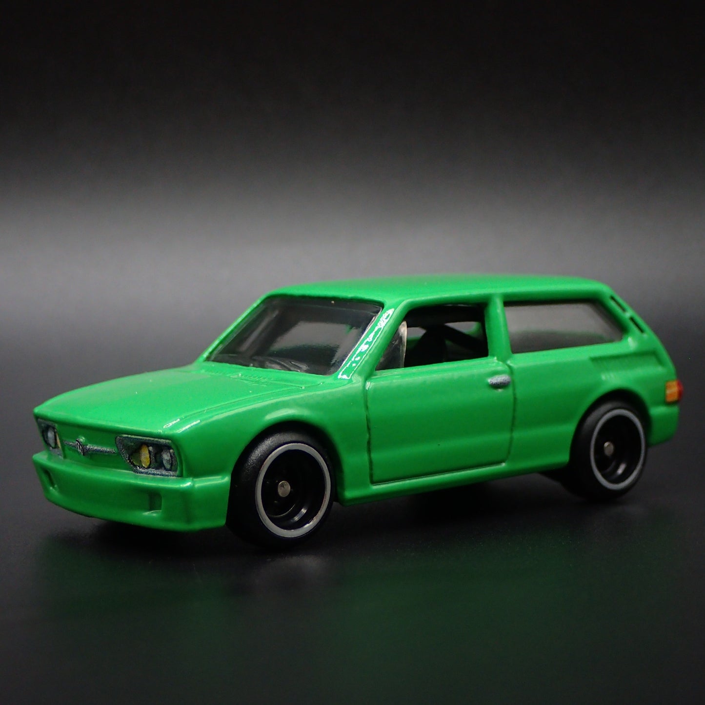 1973-1982 VW VOLKSWAGEN BRASILIA 2 TWO DOOR GREEN 1:64 SCALE DIECAST MODEL CAR