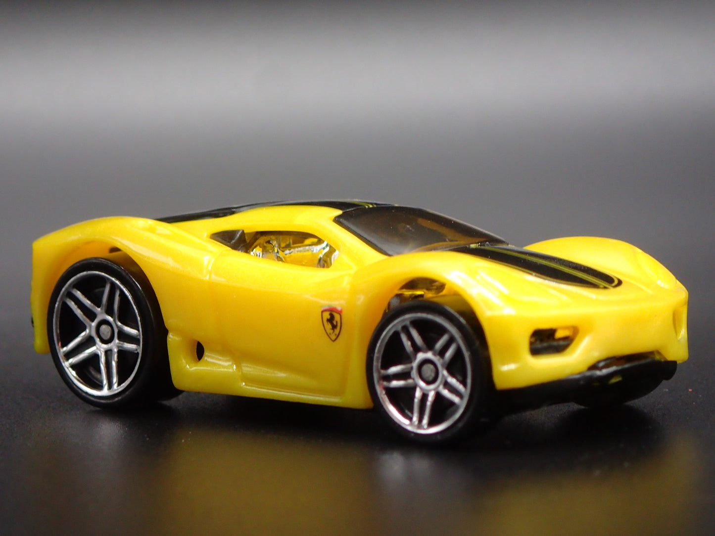 1999-2005 FERRARI 360 MODENA SUPER CAR YELLOW 1:64 SCALE DIECAST MODEL CAR