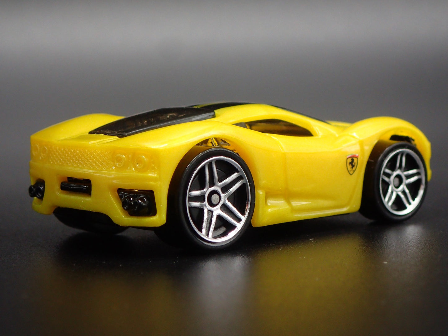 1999-2005 FERRARI 360 MODENA SUPER CAR YELLOW 1:64 SCALE DIECAST MODEL CAR