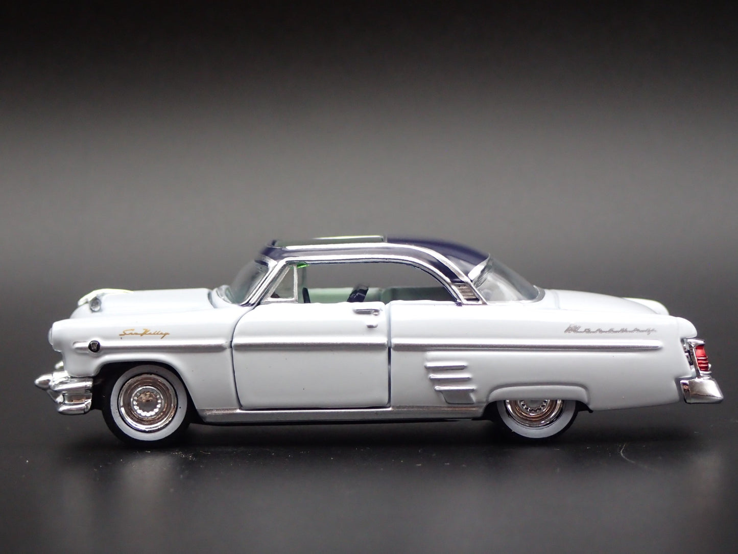 1954 54 MERCURY SUN VALLEY RARE 1/64 SCALE COLLECTIBLE DIORAMA DIECAST MODEL CAR