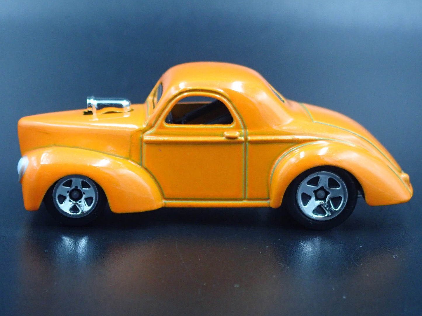 1941 41 WILLYS COUPE ORANGE 1:64 SCALE COLLECTIBLE DIORAMA DIECAST MODEL CAR