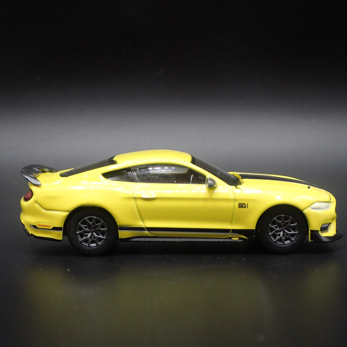 2021-2023 FORD MUSTANG MACH 1 1/64 SCALE COLLECTIBLE DIORAMA DIECAST MODEL CAR